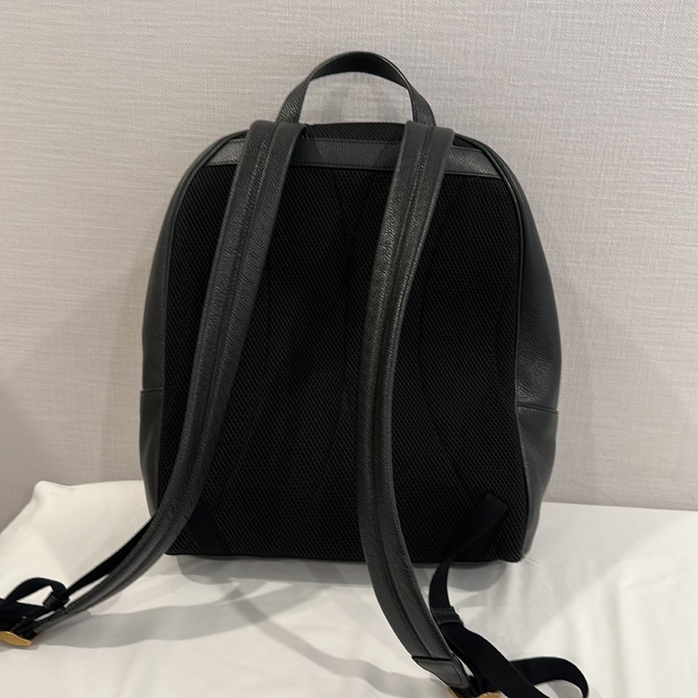 Gucci Calfskin Logo Day Backpack - Picture 2 of 6